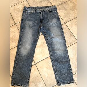 LEVIS 541 Men’s 38x32 medium athletic taper cut jeans